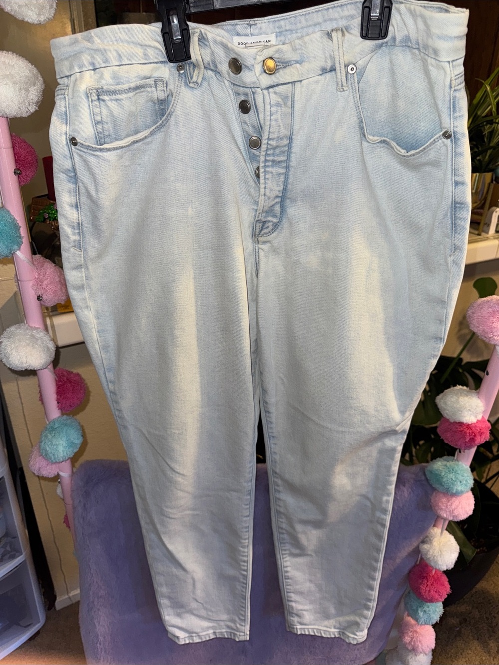 Good American Light Wash Women’s Jeans - button /zipper front  size 14/32